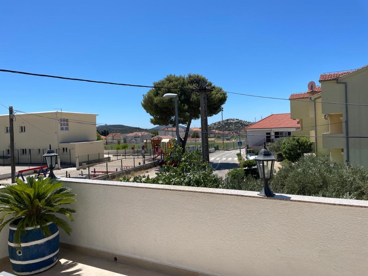 Mare I Kate Apartmani Tribalj Exterior foto