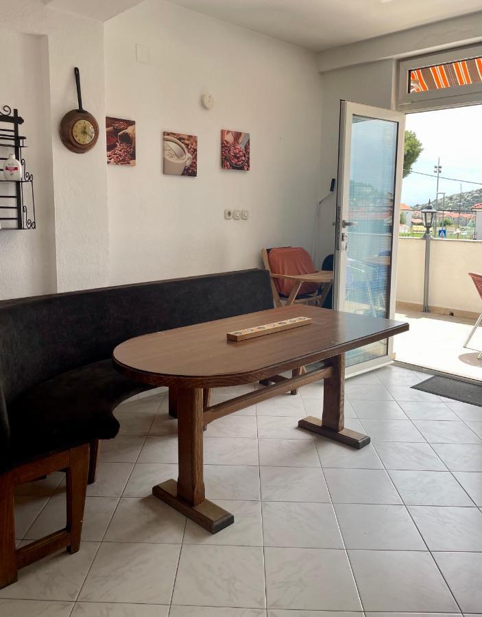 Mare I Kate Apartmani Tribalj Exterior foto